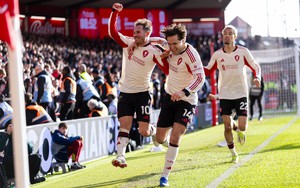 Liverpool thắng nghẹt thở trước Nottingham ở phút bù giờ