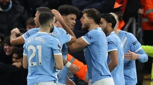 Man City thiếu ổn định nhưng thừa bản lĩnh
