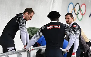 Olympic Mùa Đông gặp sự cố khi một VĐV nhập viện do cú lật xe kinh hoàng ở chung kết