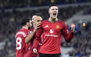 Sesko tỏa sáng từ ghế dự bị, MU lọt vào Top 4 Ngoại hạng Anh