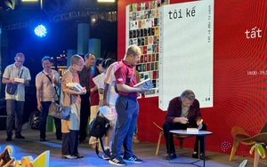 "Xông đất" đường sách bằng trang viết