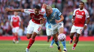 Cuộc đua vô địch Ngoại hạng Anh: Arsenal và Man City cùng có quyền tự quyết
