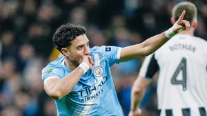 'Kép phụ' tỏa sáng, Man City hẹn Arsenal ở chung kết Cúp Liên đoàn Anh 