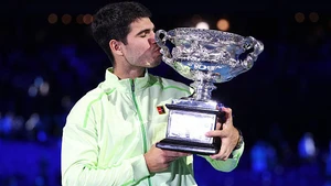Alcaraz chinh phục gần 30 cột mốc lịch sử sau khi vô địch Australian Open 2026