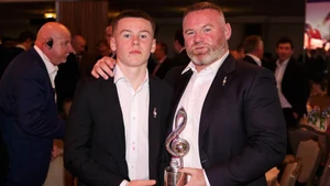 Con trai Rooney nhận đề nghị đặc biệt, sẵn sàng nối bước cha ở MU