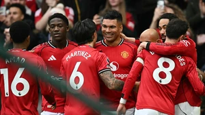 MU thắng trận thứ 4 liên tiếp: Ngả mũ bái phục Carrick