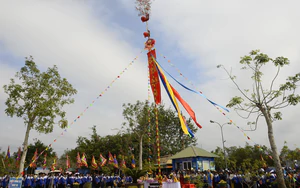 Lễ Thượng nêu, thả cá Tết Nguyên đán theo phong tục cung đình tại Thành nhà Hồ