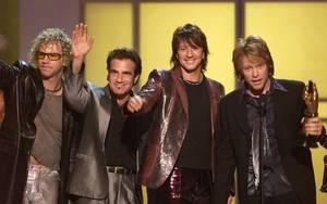 Hóng phim: Phim tiểu sử âm nhạc về Bon Jovi đang được thực hiện