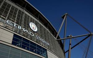 Chelsea đã bị trừng phạt, bao giờ đến lượt Man City?