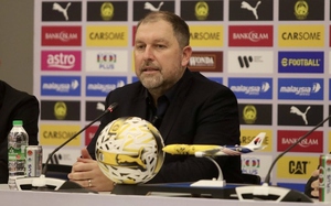 HLV tuyển Malaysia bị yêu cầu từ chức sau khi ĐT Việt Nam được AFC xử thắng