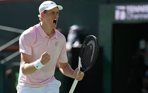 Jannik Sinner tiết lộ thay đổi quan trọng trong lối chơi để cạnh tranh với Carlos Alcaraz