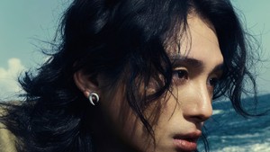 MV “hoá ra...” của GREY D: Khởi đầu âm nhạc mới bằng thế giới siêu thực