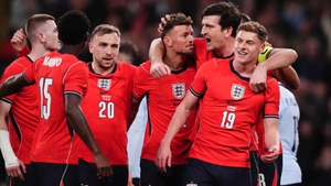 Đội tuyển Anh: Tranh cãi từ hàng thủ đến hàng công