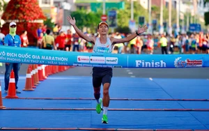 Tin nóng thể thao sáng 29/3: Hoàng Nguyên Thanh vô địch giải marathon lâu đời nhất Việt Nam 