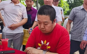 Cao thủ cờ tướng Trung Quốc nhận thất bại ở giải hội làng Việt Nam, khiến người hâm mộ bất ngờ