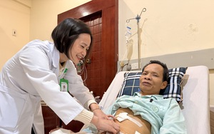 Phẫu thuật nội soi phức tạp cứu sống người bệnh "án tử" kép ung thư