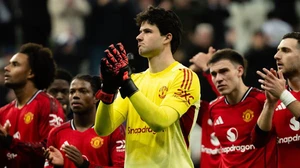 MU thua trận đầu tiên với HLV Michael Carrick: 'Quỷ đỏ' chưa dứt bệnh