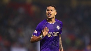 Hoàng Hên khiến V-League cực 'nóng'