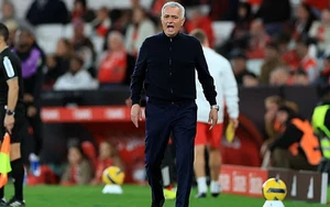 Jose Mourinho nổi giận sau khi bị đối thủ gọi là 'kẻ phản bội'