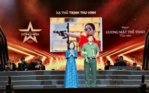 Xạ thủ Trịnh Thu Vinh được vinh danh ở hạng mục gương mặt thể thao của năm