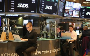 Chứng khoán Mỹ lập đỉnh - Giá dầu và vàng nhích nhẹ