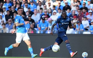 Serie A: Napoli gục ngã trước Lazio, AS Roma níu kéo hy vọng Champions League