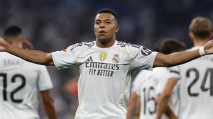 Real Madrid vs Alaves: Mbappe không bao giờ là Ronaldo