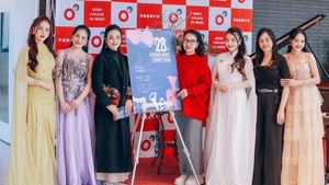 Bước ra thế giới, chạm đỉnh vinh quang: Câu chuyện của những giọng ca trẻ Việt