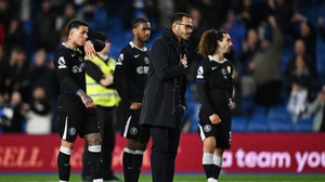 Chelsea đại bại: Cánh cửa Champions League sắp khép lại