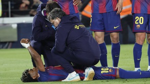 Barca nín thở vì Lamine Yamal