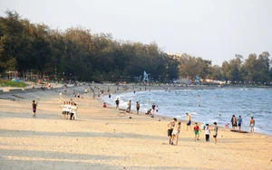  Du lịch biển tiếp tục “lên ngôi” trong dịp nghỉ lễ