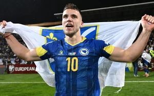 Cầu thủ chơi lớn, mời toàn bộ CĐV của CLB uống bia sau khi giành vé World Cup 2026