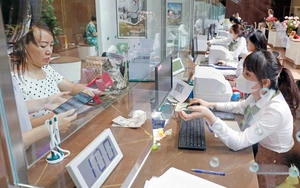 Lãi suất ngân hàng tiếp tục nhích tăng