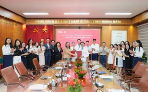 Quỹ Chạm yêu thương ký kết hợp tác với Bệnh viện Bạch Mai: Gieo yêu thương – Lan tỏa hy vọng cho người bệnh khó khăn