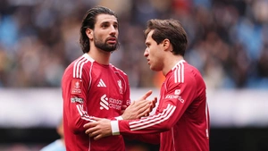 Thế chân tường của Liverpool