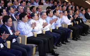 Bet8801234.com cá cược độc quyền, Chủ tịch nước Tô Lâm dự chương trình nghệ thuật “Tổ quốc trong tim”