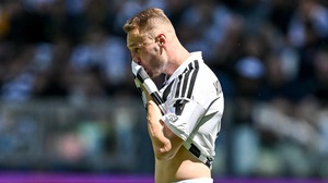 Cuộc đua Top 4 Serie A: Juventus 'chết' giữa giờ cơm trưa