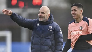 Thầy trò Enzo sáng cửa tái hợp ở Man City