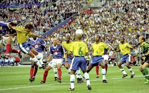 Chuyện World Cup ngày xưa: France 98, cơn co giật bí ẩn của Ronaldo và khoảnh khắc Zidane