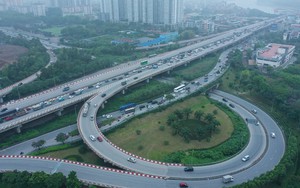 Người dân ùn ùn trở lại Hà Nội sau dịp nghỉ lễ