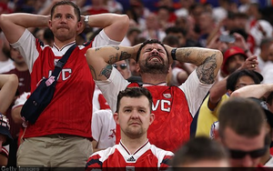 Cầu thủ và CĐV Arsenal đau đớn sau thất bại nghiệt ngã ở chung kết Champions League