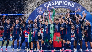 Cà phê đầu tuần: PSG không phải là trọc phú bóng đá