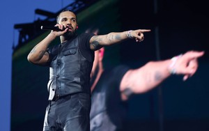 Drake thay đổi lịch sử khi chiếm trọn top 3 Billboard 200