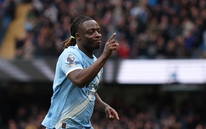 Doku tỏa sáng, Man City gây sức ép nghẹt thở lên Arsenal trong cuộc đua vô địch Ngoại hạng Anh