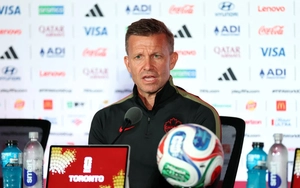 Tiết lộ bất ngờ của HLV Canada ở World Cup 2026: "Tôi từng phải van nài cầu thủ Mỹ hát quốc ca"