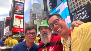 Nhà báo Anh Ngọc từ New York: Hàng nghìn CĐV Brazil khuấy động không khí World Cup 2026 tại quảng trường Thời đại