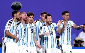 Argentina 3-0 Algeria: Khi các giáo sư đá bóng