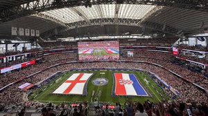 Kí sự World Cup: Dưới những mái che mát rượi của sân AT&T