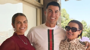 Chị gái Ronaldo chê cả tuyển Bồ Đào Nha