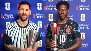 Người hùng của Canada: Ngày David đứng ngang hàng với Messi